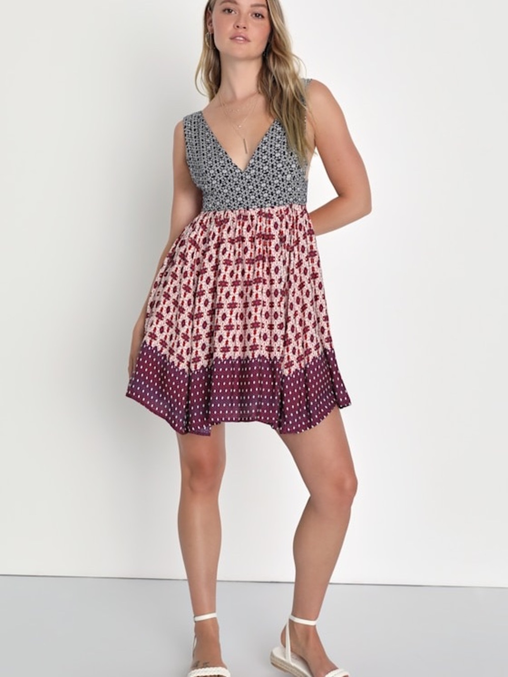 NWT’s Lulu’s Bohemian La Vie en Roses Navy Blue & Red Floral Print Dress size M - Picture 3 of 10